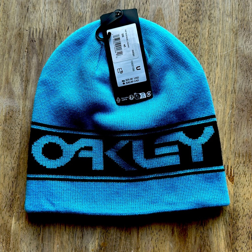 Oakley winter hat 2023 reversible